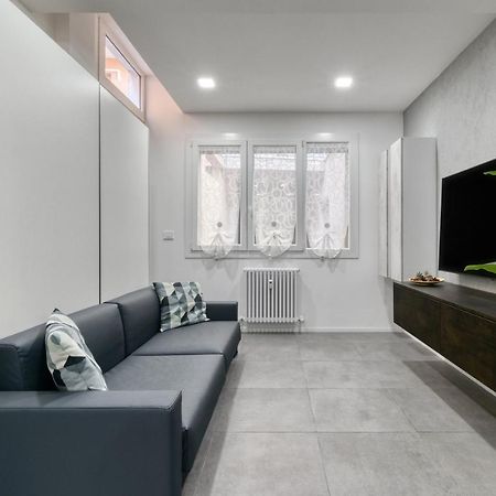 Guest House Ugo Lenzi Bologna Bagian luar foto