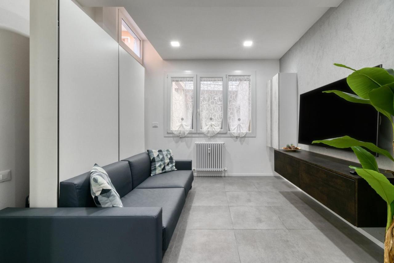 Guest House Ugo Lenzi Bologna Bagian luar foto